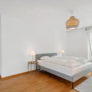 Spacious Hoting Zurique